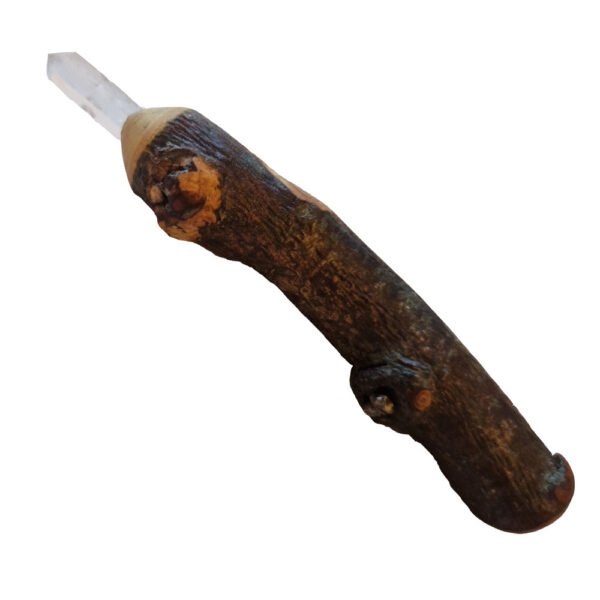 Livewood Linde holding heart space